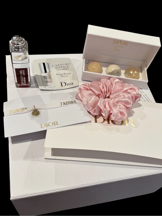 Dior Accessories - Dior Gift Set - Lip Oil, jadore bracelet & samples, beauty scrunchie, box